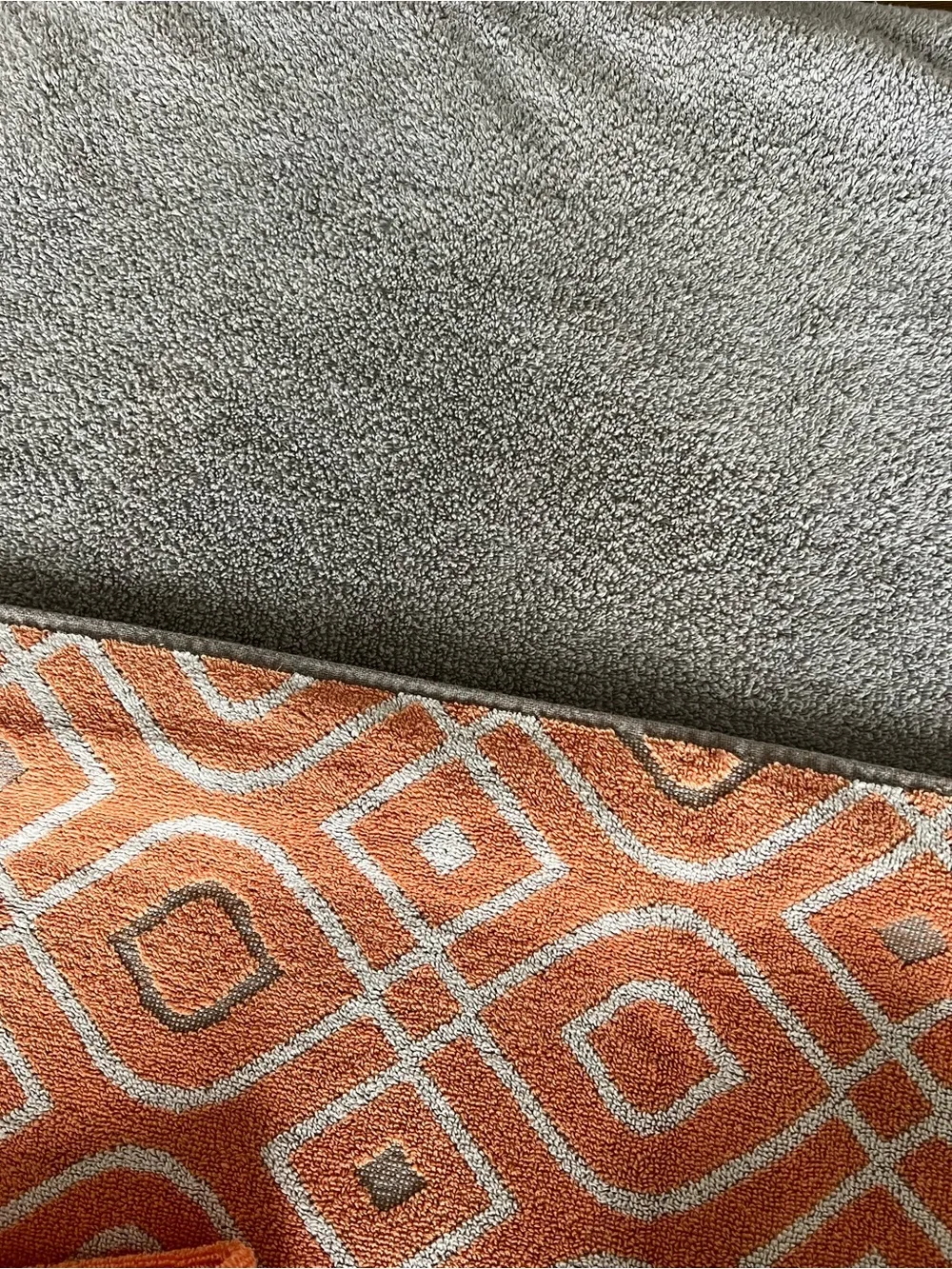 FREE SHIPPING 9-Pc Peach & Grey Towel Set + Chenille Microfiber Mat